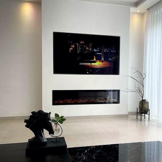 TV-wand in wit